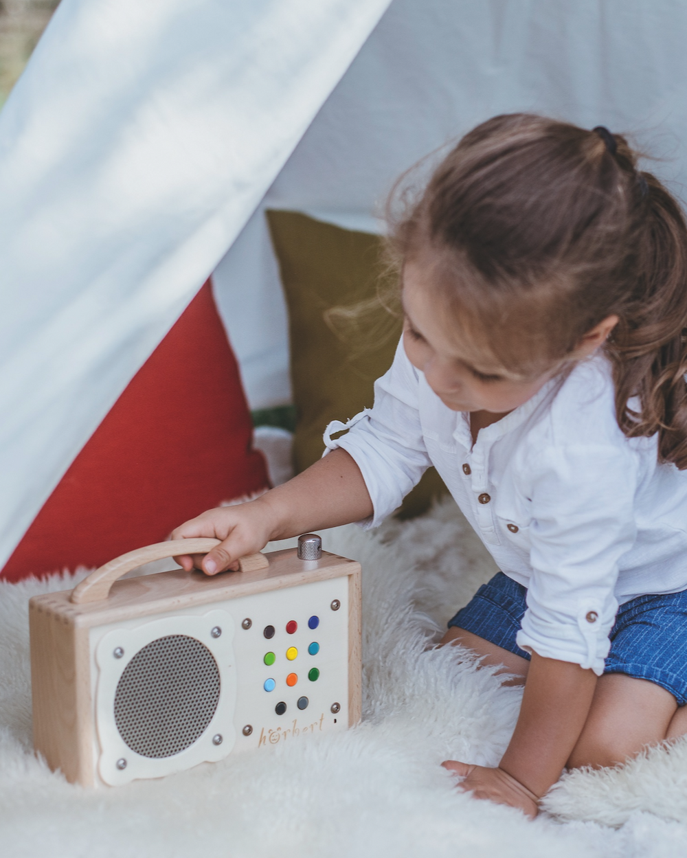 HÖRBERT Musikbox aus Holz mit Mikrofon hörbert